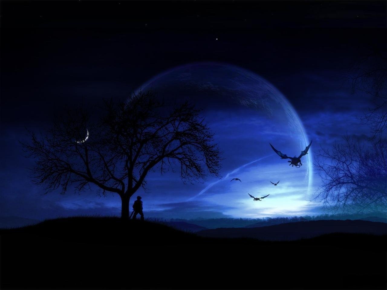В глубине неба луна. Ночной пейзаж. Лунная ночь. Лунный вечер. Лунный пейзаж.