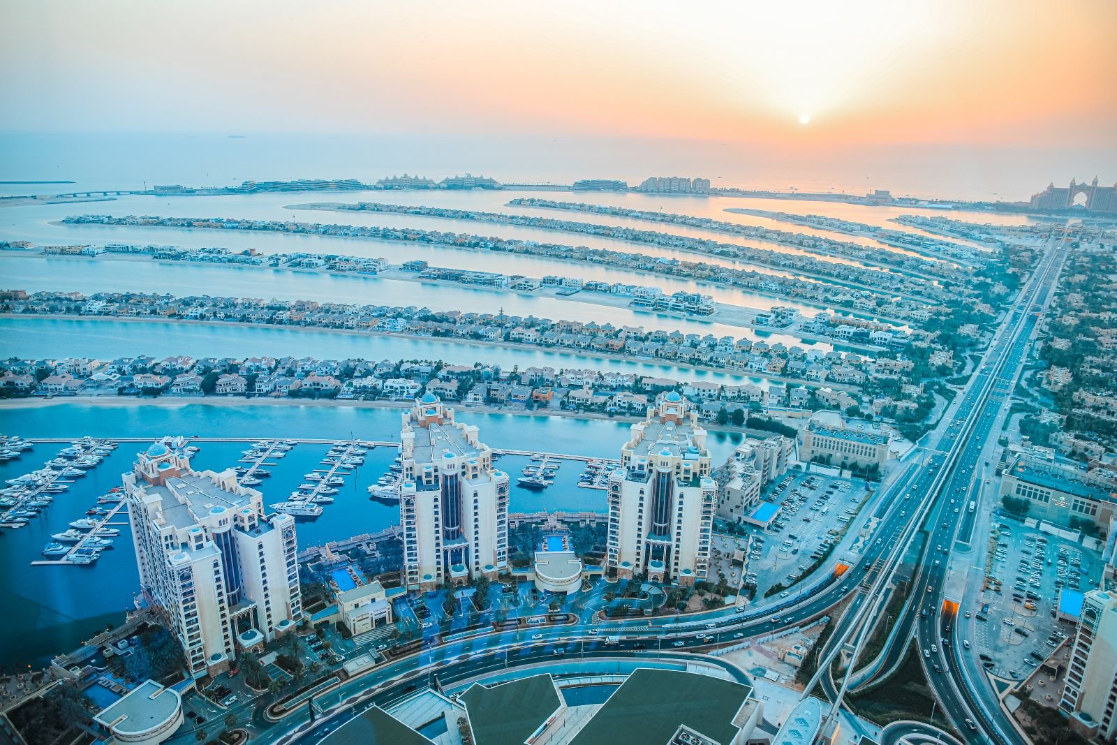 Дубайский сайт. Aura Skypool Дубай. The Palm Tower Дубай. Бассейн Aura Skypool в Дубае. Пальма Джумейра бассейн.