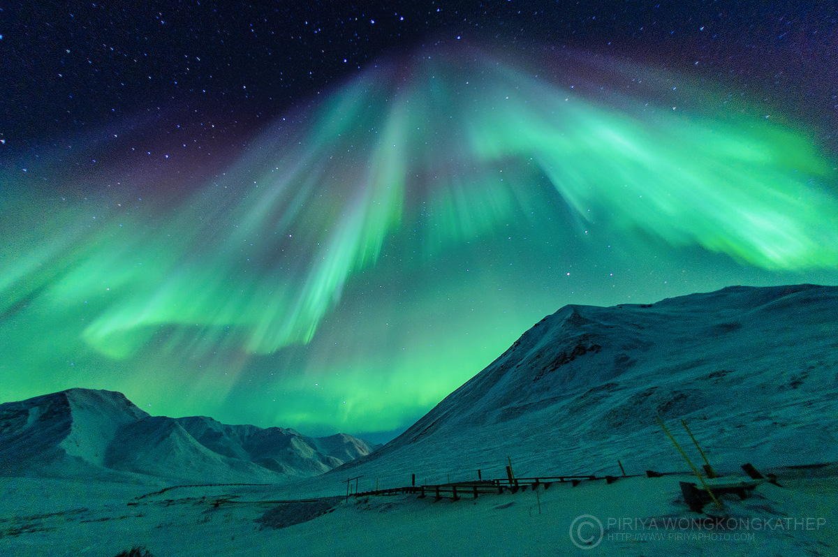 Northern lights. Арктика Северное сияние. Северно Ледовитый океан Северное сияние. Зона арктических пустынь Северное сияние. Арктическая пустыня Северное сияние.