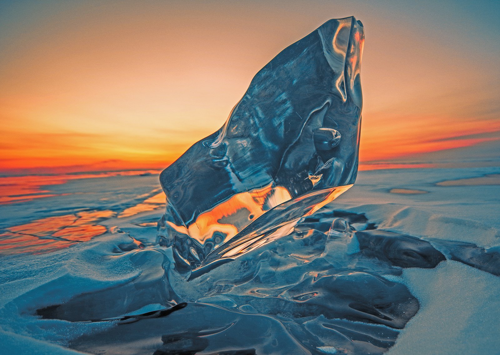 Visit lake baikal the. Лед Байкала. Ледяные сопки Байкала. Озеро Байкал лед. Озеро Байкал зимой прозрачный лед.