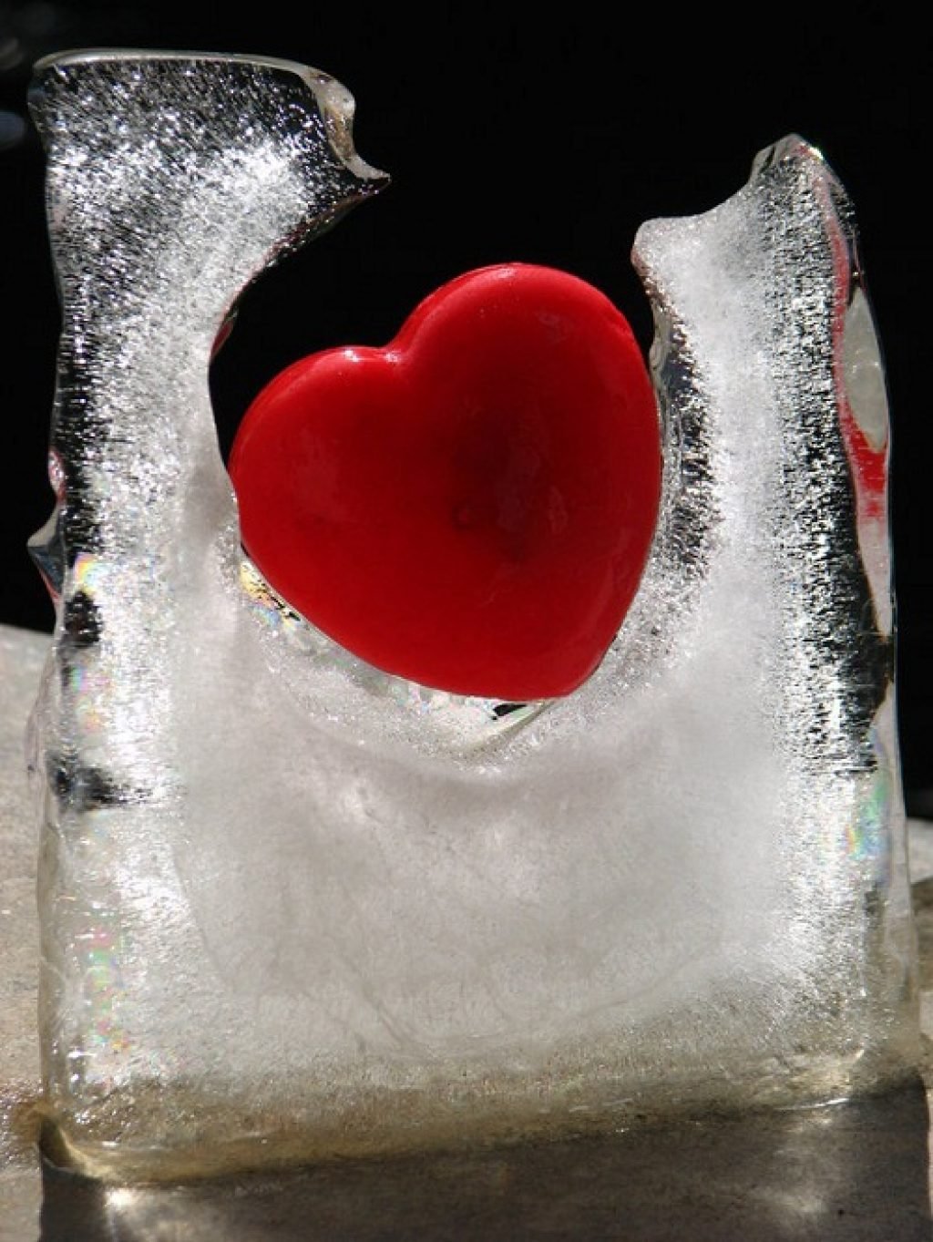 Моя любимая тает. Сердце во льду. Сердце изо льда. Сердечко на льду. Картинки сердце любовь.