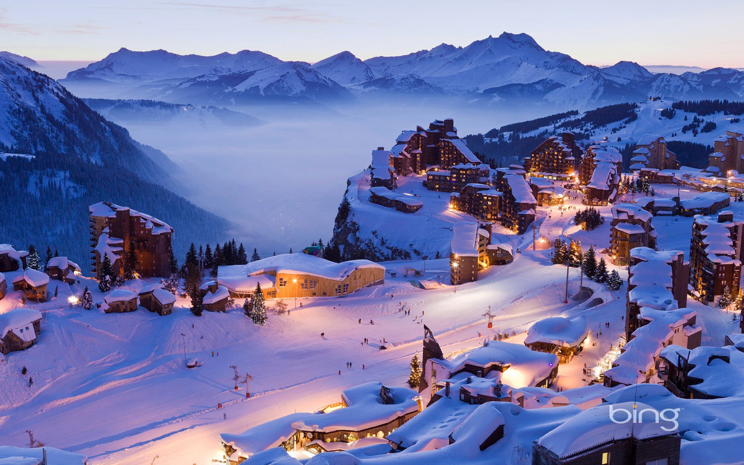 X village. Морзин Авориаз. Авориаз горнолыжный курорт во Франции. Швейцария Альпы горнолыжка. Альпы Франция Горная деревня.