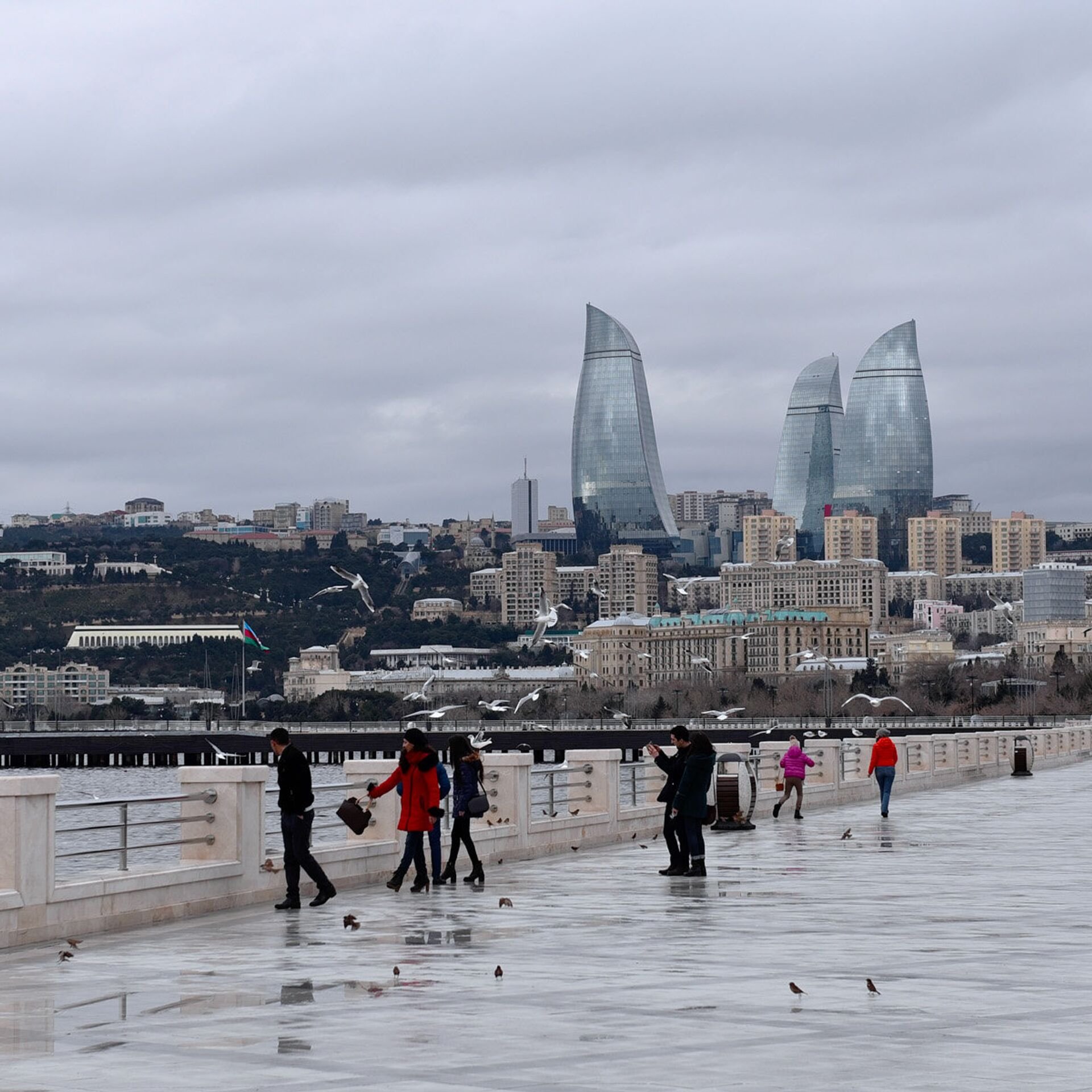 Самая точная погода в баку. Ветер в Баку. Зимний Баку. Зима в Баку. Баку климат.