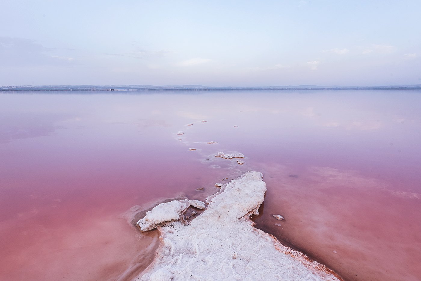 Большое соленое озеро площадь. Большое Яшалтинское озеро в Калмыкии. Большое Яшалтинское соленое озеро. Соленое озеро Калмыкия. Меклетинское розовое озеро Калмыкия.