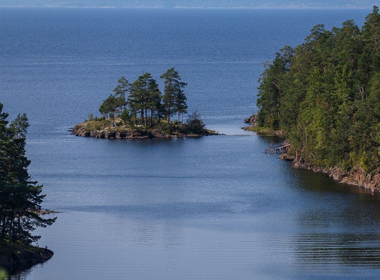 Ладожское озеро высота. Остров Валаам на Ладожском озере. Валаамский архипелаг Ладожское озеро. Валаамский архипелаг Карелия. Валаам озеро Ладога.