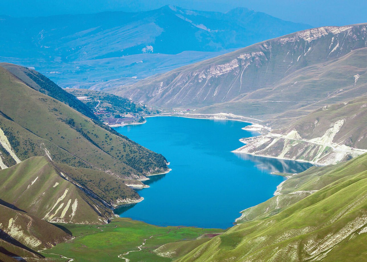 Озера чеченской республики. Озеро Казеной-ам в Чечне. Озеро Кезеной-ам в Дагестане. Озеро в Дагестане Казеной ам. Озеро в Чечне Кезеной.