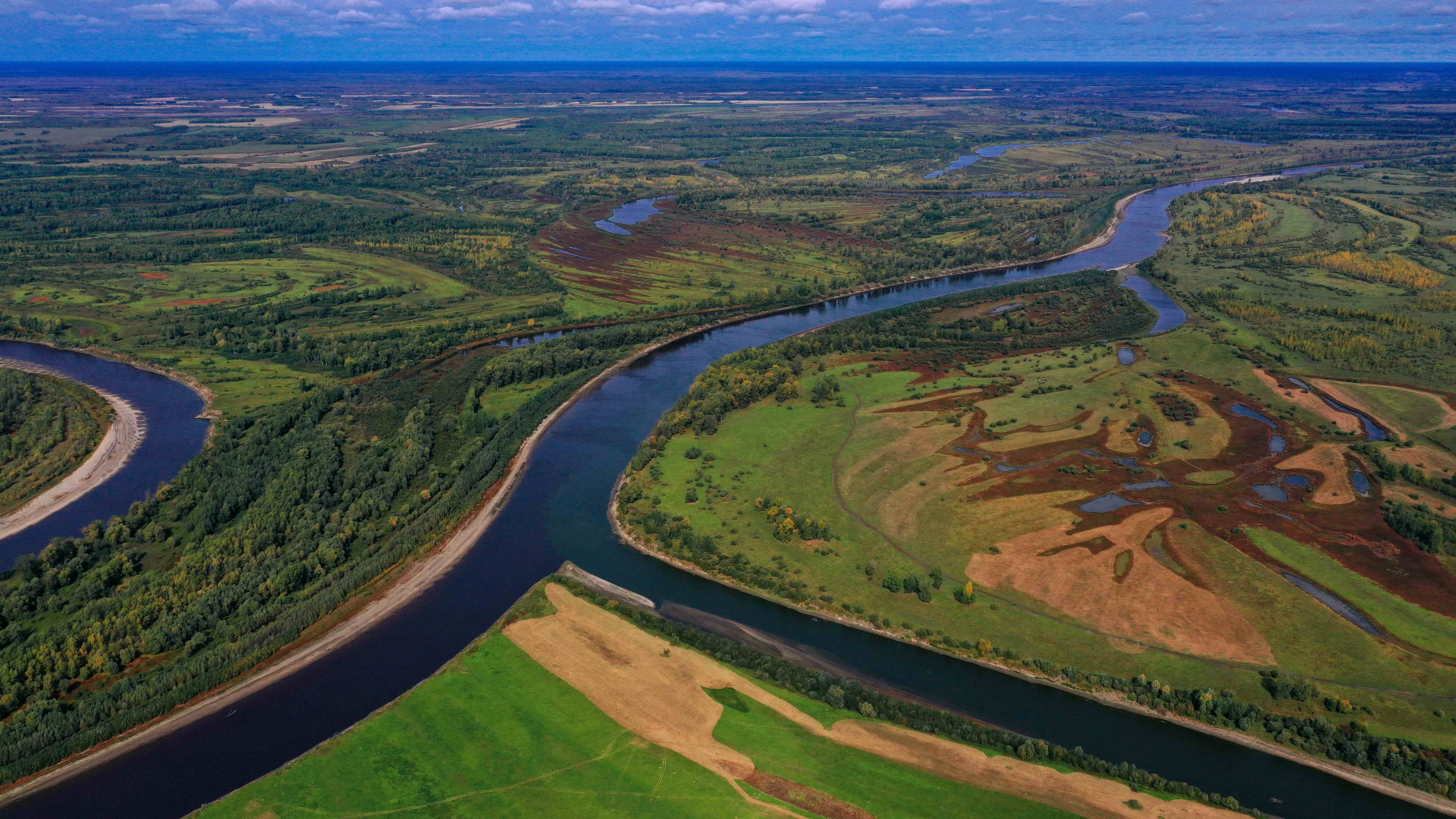 Какая самая средняя река. Река Тобол в Казахстане. Река тура Тюменская область. Река Иртыш Тюмень. Река Иртыш Тюменская область.