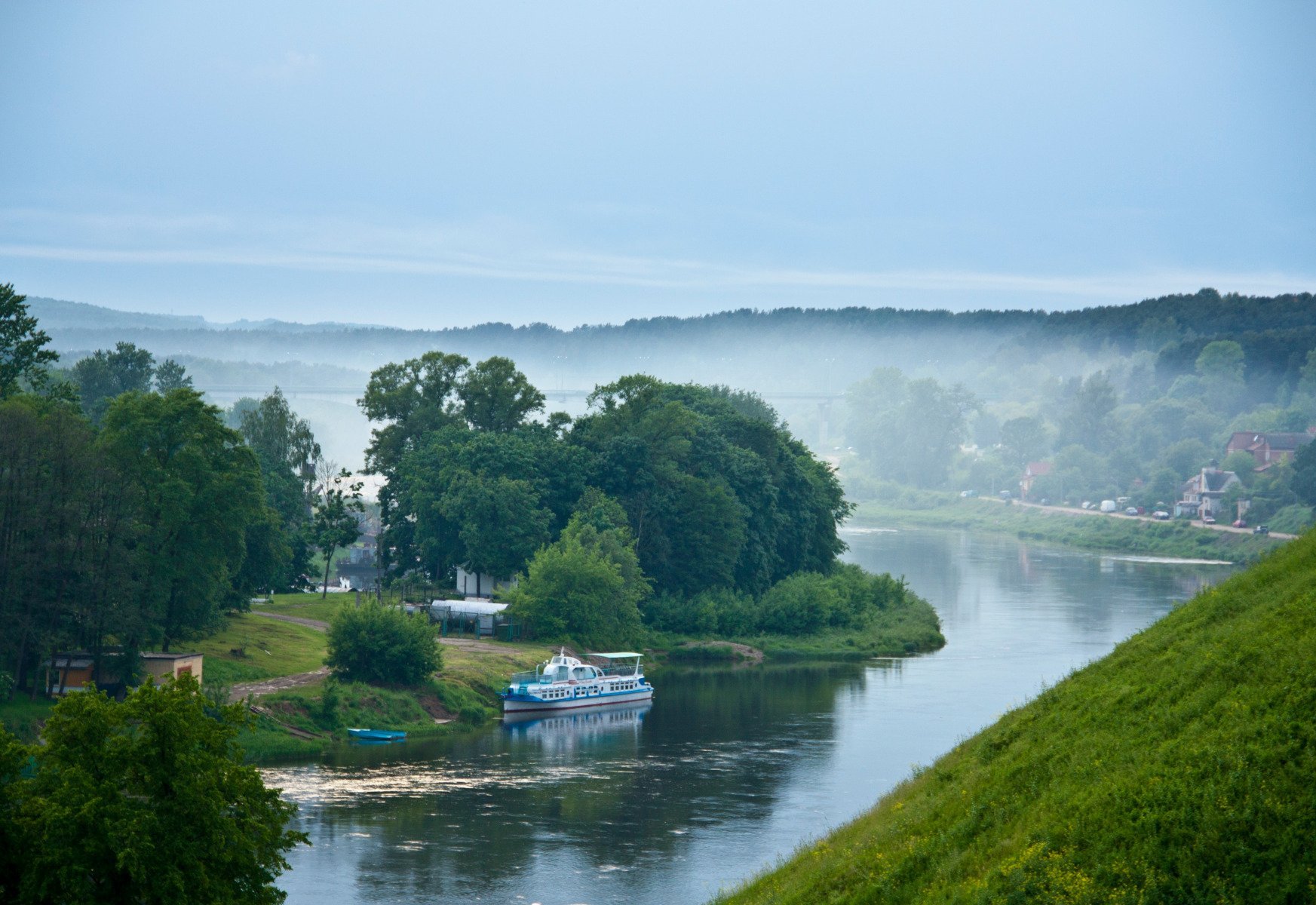 Река в гродно. Гродно река Неман. Река Неман в Белоруссии. Гродно Неман озеро. Река Неман Литва.
