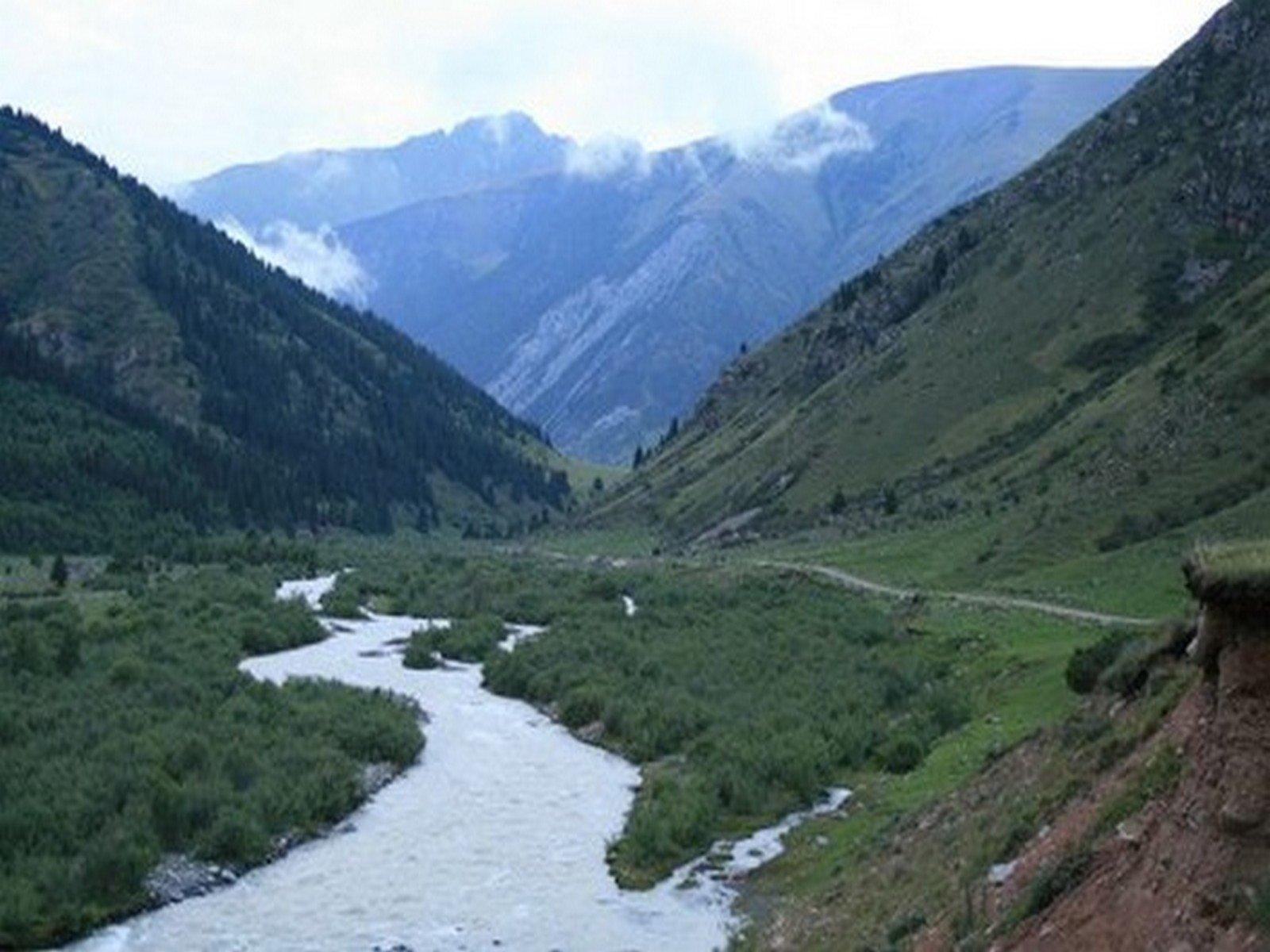 киргизия григорьевское ущелье