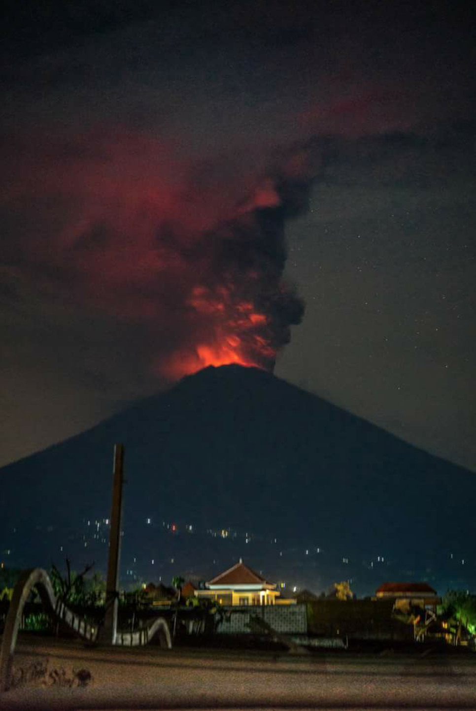 Вулкан Батур извержение