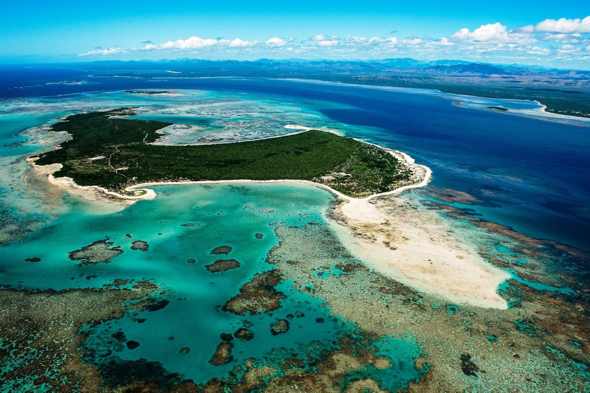 O island. Мадагаскар остров. Африка остров Мадагаскар. Залив Антонгил Мадагаскар. Мадагаскар остров фото.