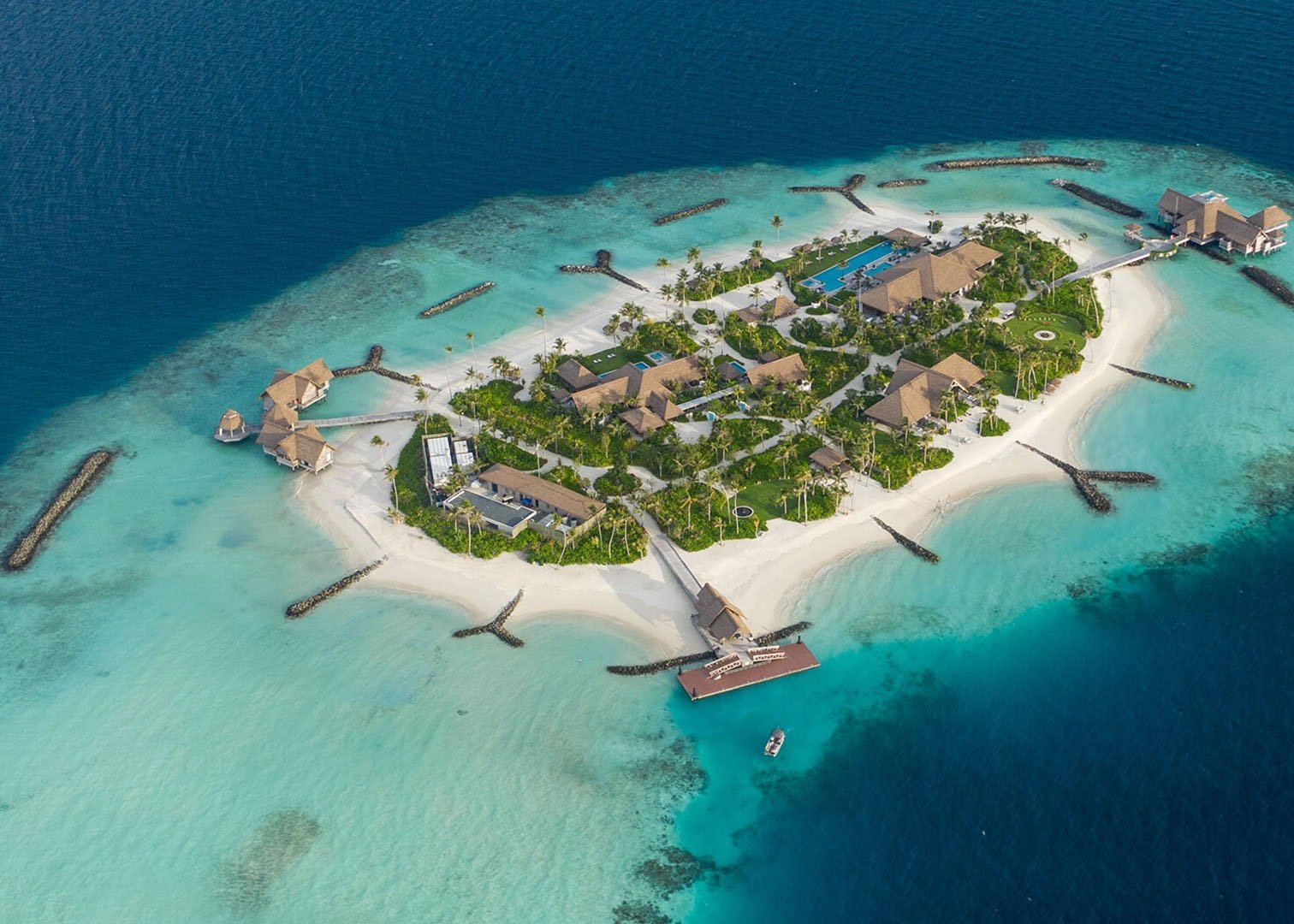 Epic island. Waldorf Astoria Maldives карта. Waldorf Astoria Maldives Ithaafushi 5 Luxe. Отель Вальдорф Мальдивы частный остров. Личный остров.