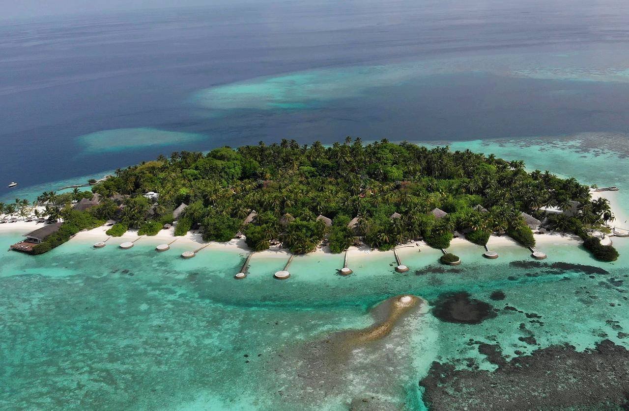 Wicked island. Nika Island Resort 5 Мальдивы. Остров Расду Мальдивы. Остров Укулхас (Ukulhas Island), Северный Ари Атолл.