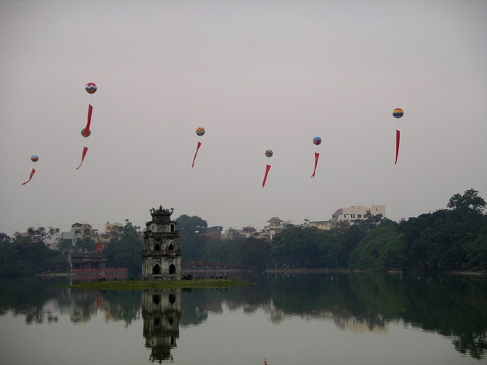 Озеро Хо три АН Вьетнам творения рук безвестных каменотёсов