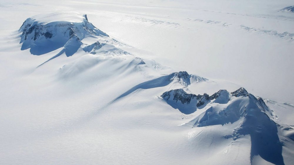 Вулканы Антарктиды подо льдом