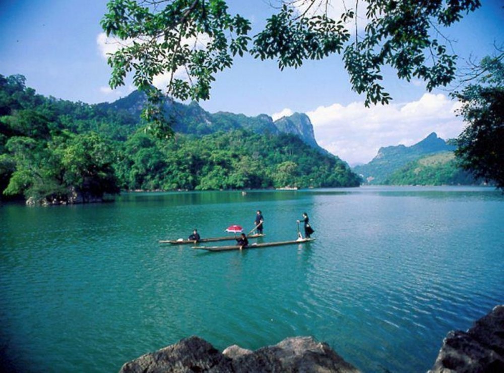Озеро бе бе Вьетнам