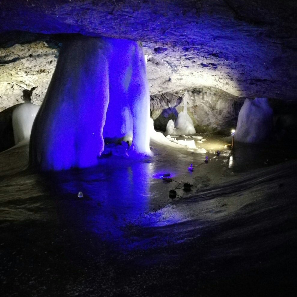 Аскинская Ледяная пещера голубая Лагуна