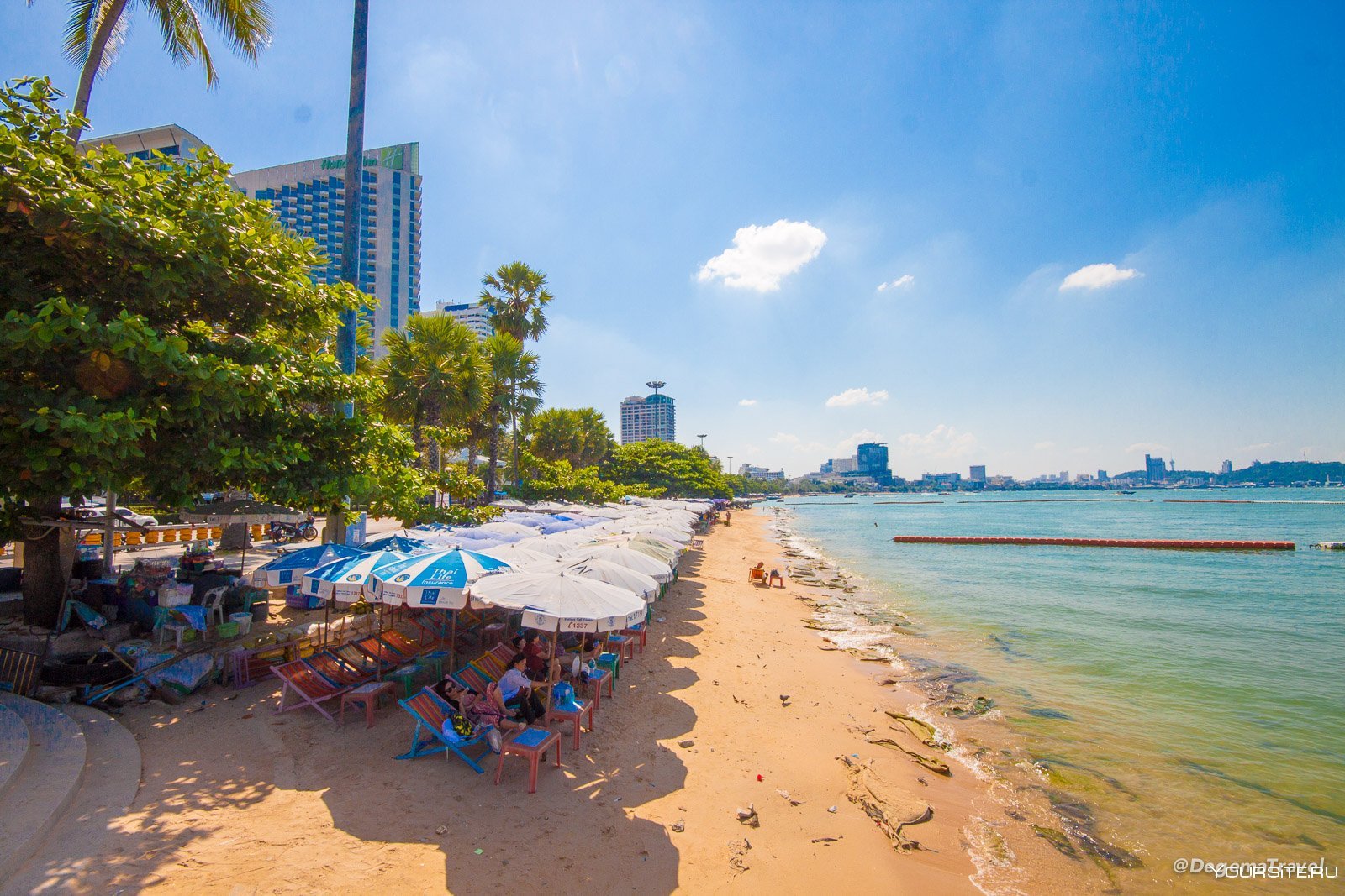 Pattaya beach. Паттайя Бич. Таиланд Паттайя пляж. Пляжи Тайланда Паттайя. Центральный пляж Паттайи.