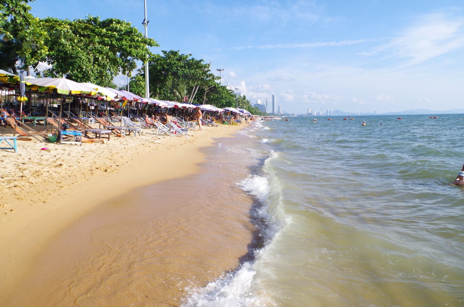 Jomtien pattaya. Таиланд Паттайя Джомтьен. Джомтьен Тайланд пляж. Джомтьен Бич Паттайя. Джомтьен Тайланд 2022.