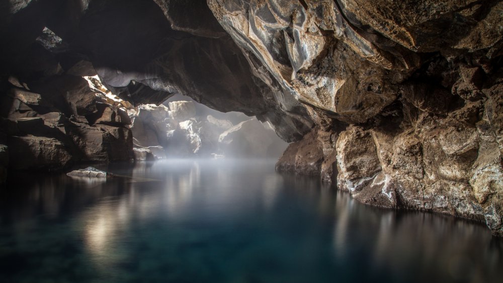 Пещера Grjótagjá Cave