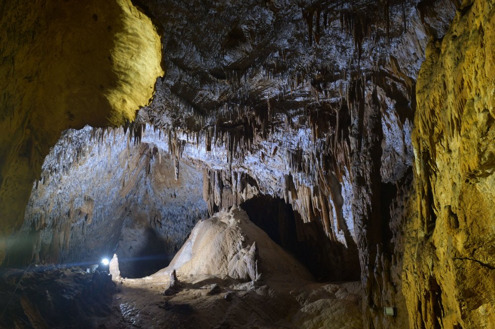 Отапская пещера в Абхазии