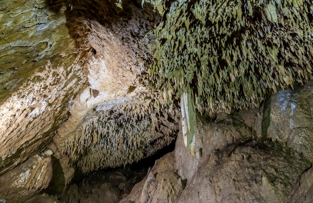 Абхазия пещера сталактиты