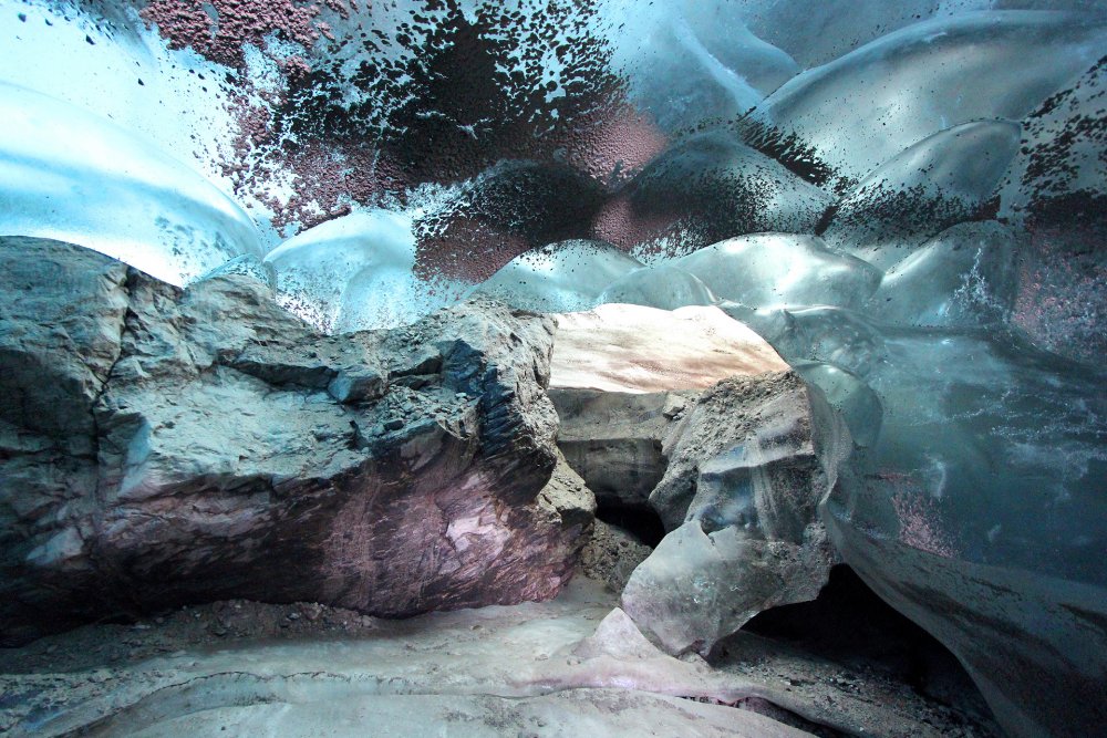 Свальбард ледяные пещеры