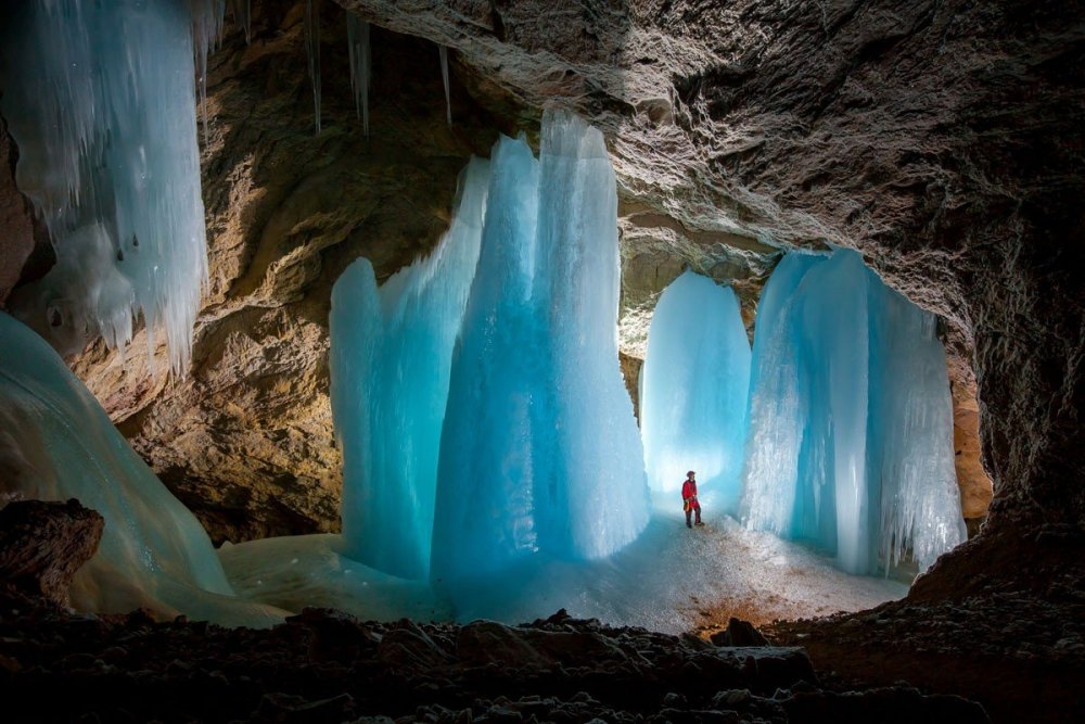 Пещера голубое озеро Кампу-Гранди