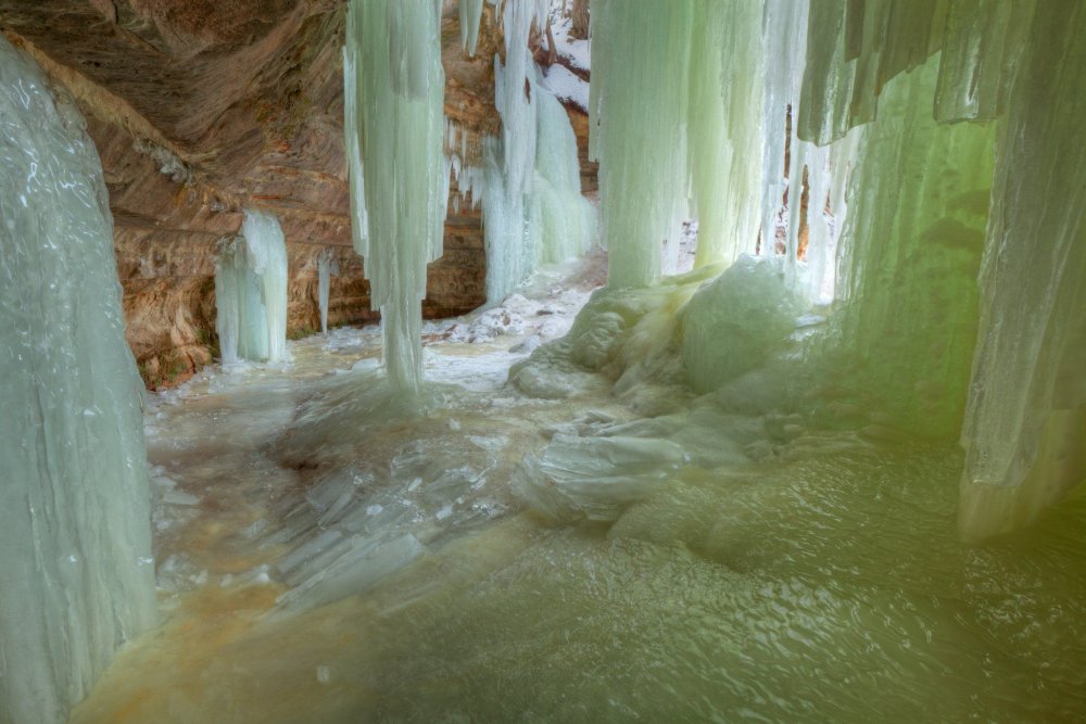 Ледяные пещеры Мичиган