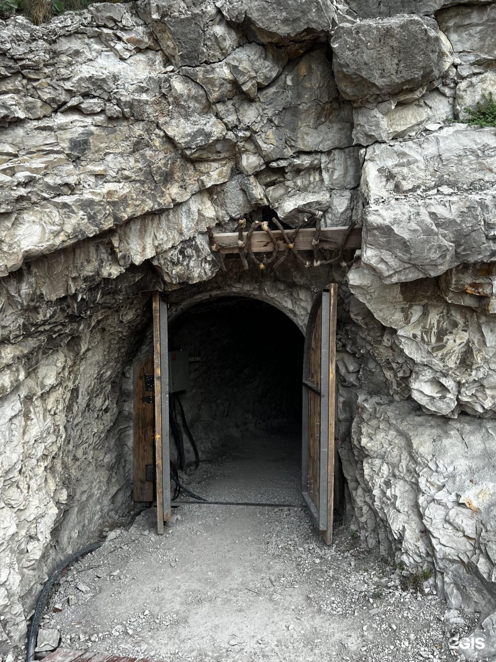 Пещера в Сулакском каньоне нохъо