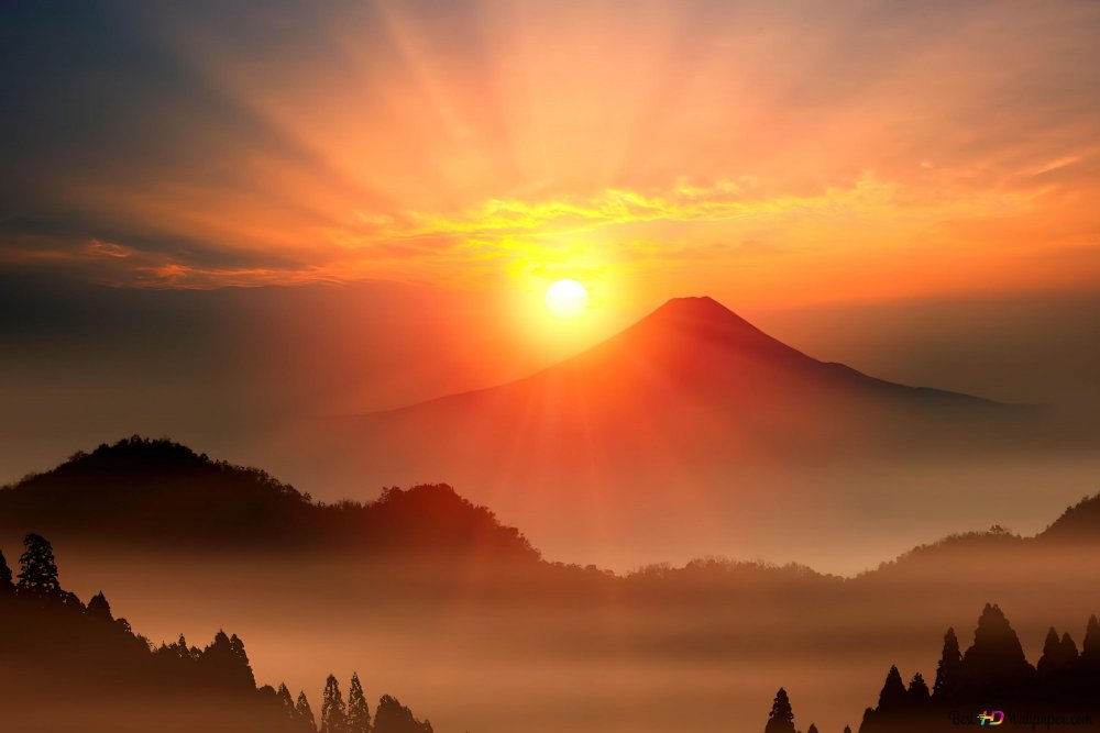 Гора Фудзияма в Японии на Восходе солнца