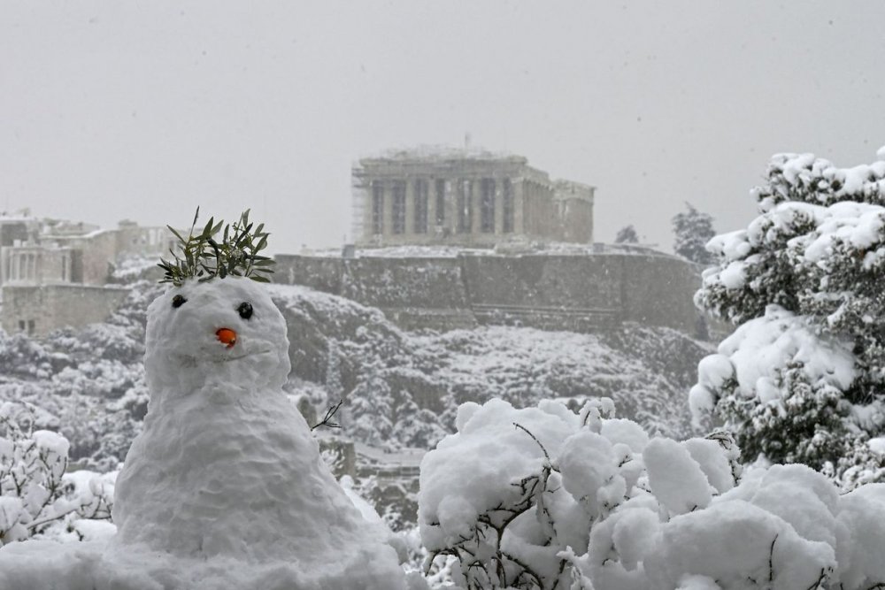 Акрополь Афины снегопад
