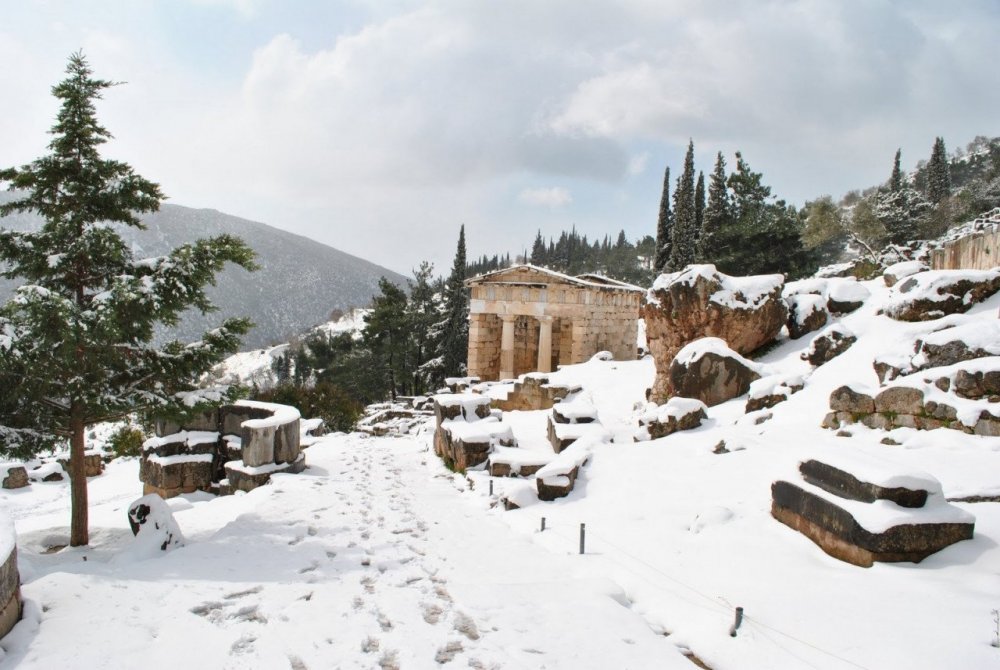 Зима в Афинах