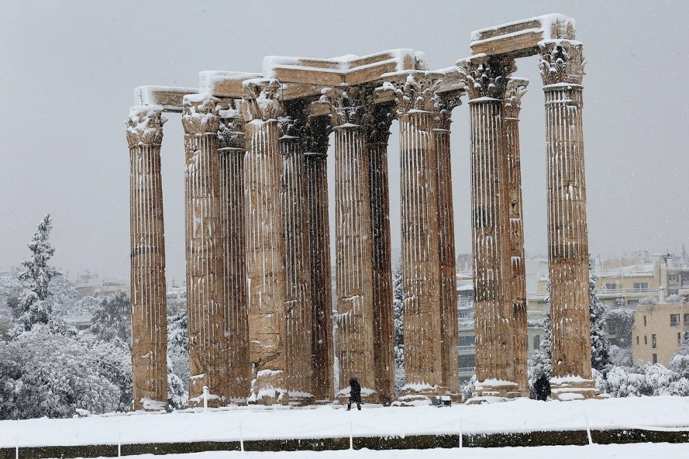 Акрополь Афины Греция в снегу