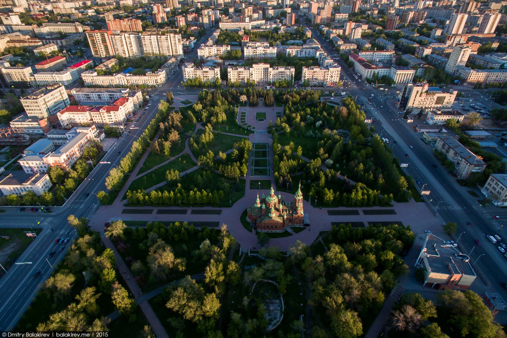 Сквер алое поле челябинск. Челябинск с высоты птичьего полета. Челябинск центр с высоты птичьего полета. Челябинск центр улица Кирова с высоты птичьего полета.