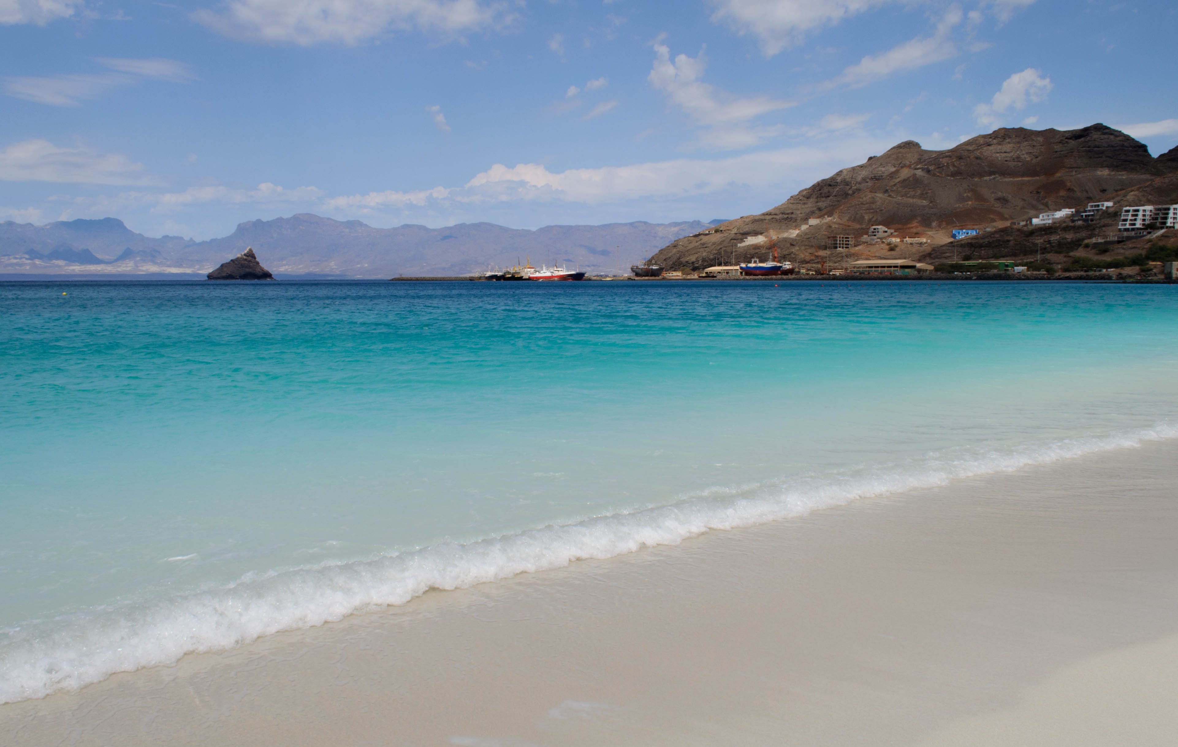 Cabo verde. Минделу Кабо-Верде. Острова Кабо Верде Минделу. Архипелаг Кабо Верде. Кабо-Верде климат.