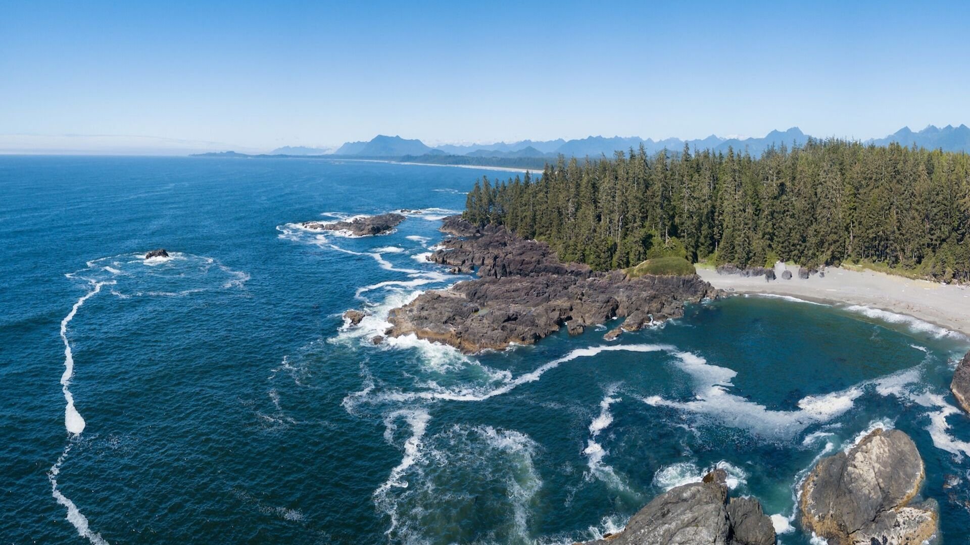 Остров омываемый двумя океанами. Остров Ванкувер Канада. Британская Колумбия остров Ванкувер. Канада Атлантический океан. Ванкувер бухта.