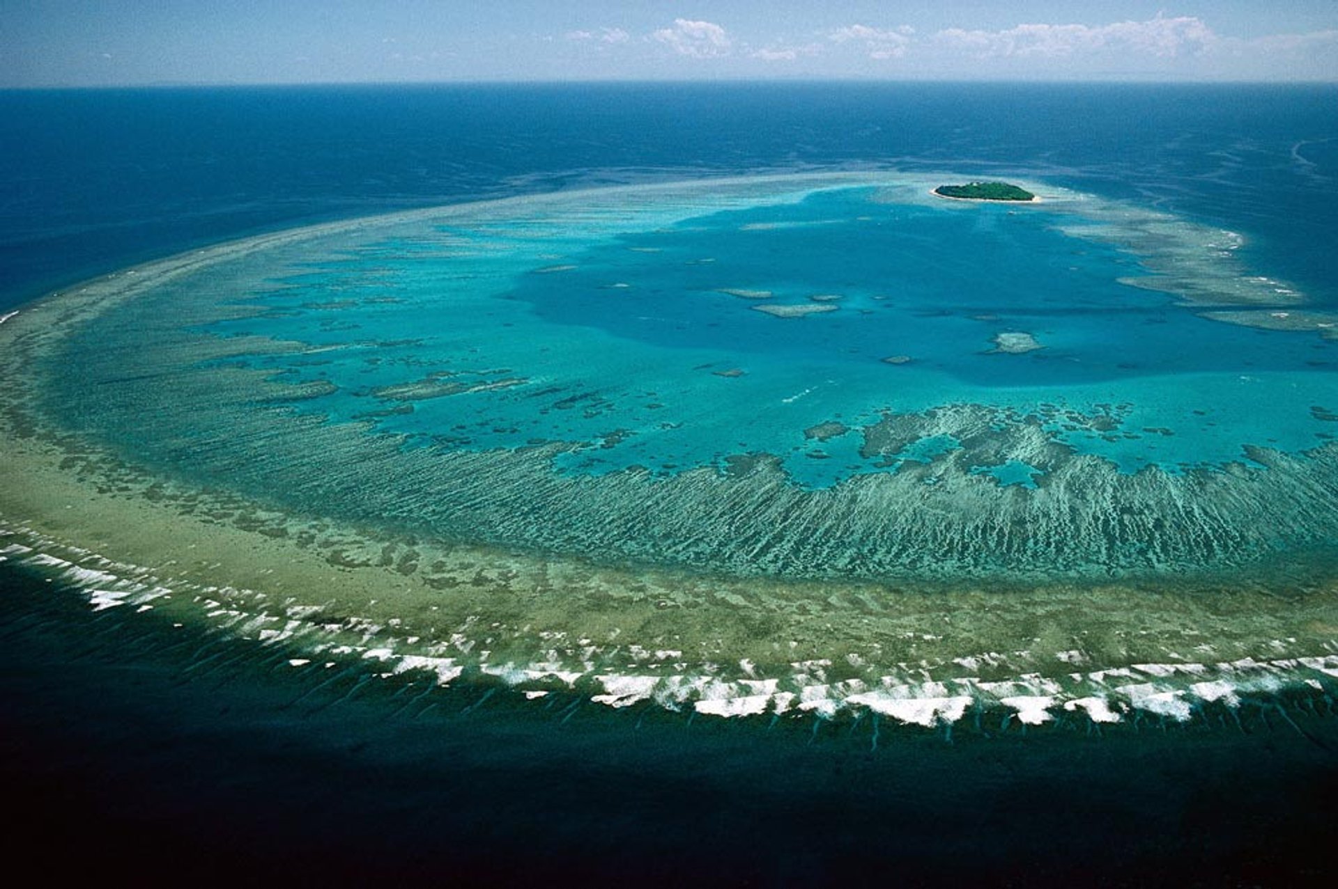 2 острова в австралии. Большой Барьерный риф. Австралийский большой Барьерный риф. Коралловый Барьерный риф в Австралии. Большой Барьерный риф (ББР), Австралия.