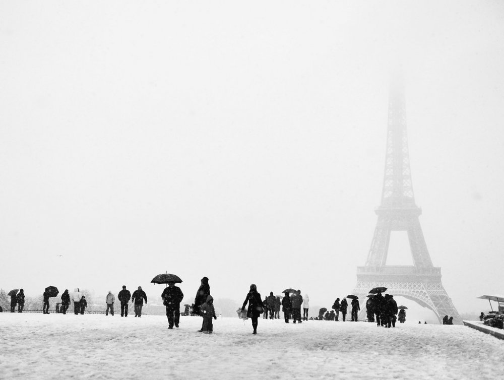 Париж зима чб