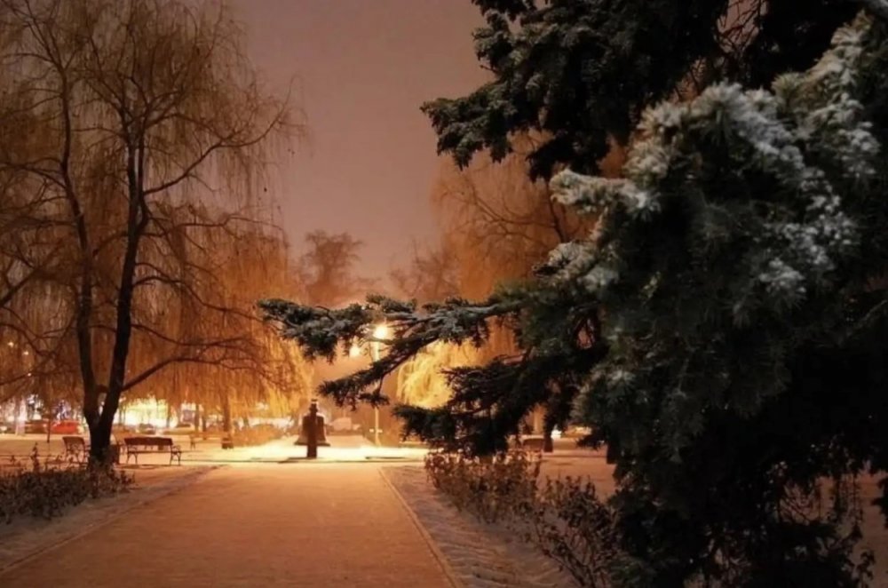 Ночной зимний пейзаж города